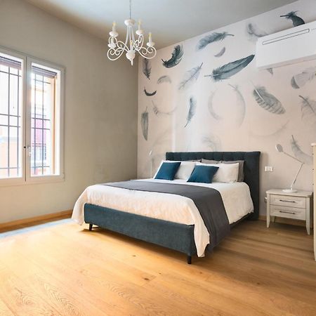 Central And Comfy Apartment Free Netflix And Disney Plus Bologna Eksteriør bilde