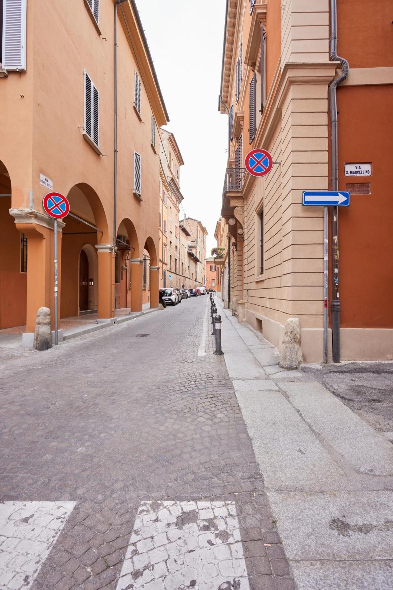 Central And Comfy Apartment Free Netflix And Disney Plus Bologna Eksteriør bilde