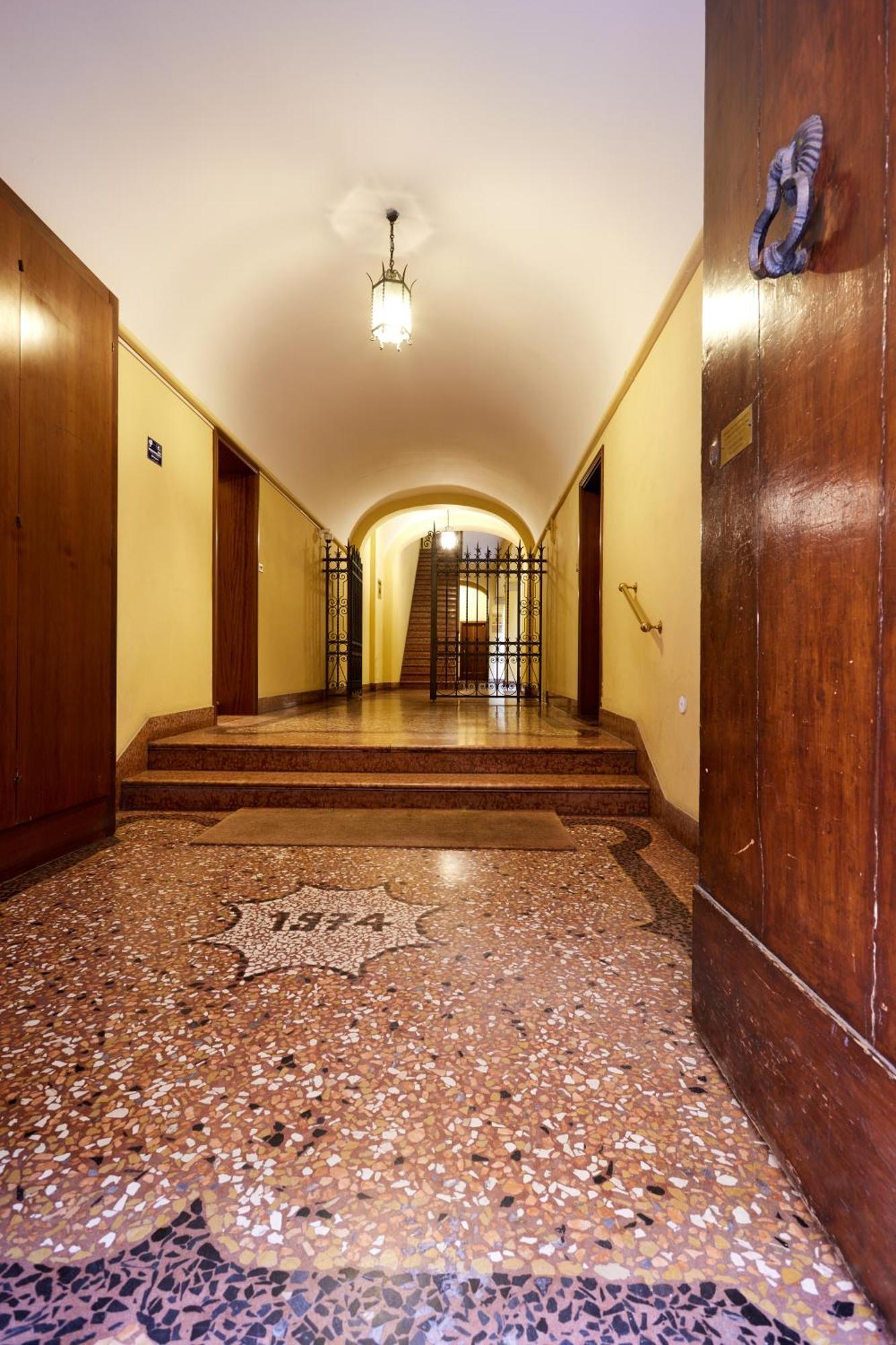 Central And Comfy Apartment Free Netflix And Disney Plus Bologna Eksteriør bilde